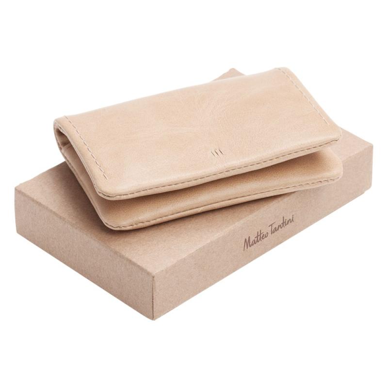 Что такое визитница: кому и зачем нужна