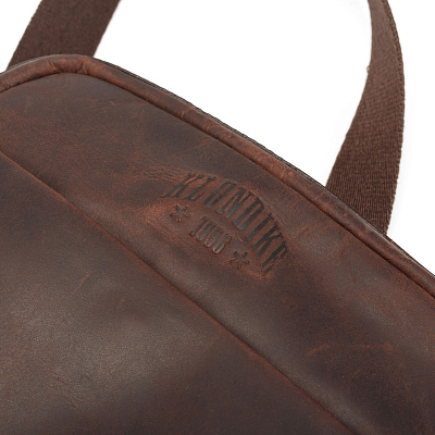 Сумка через плечо KLONDIKE DIGGER «Jack», натуральная кожа в темно-коричневом цвете, 26 x 22 x 7 см