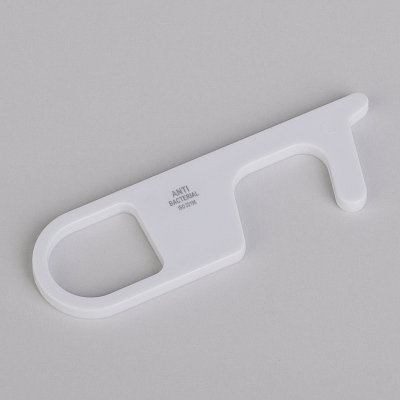 Брелок "Тачер" бесконтактный с антибактериальной защитой   (Белый)