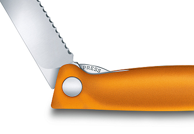 Нож для овощей VICTORINOX SwissClassic, складной, лезвие 11 см с волнистой кромкой, оранжевый
