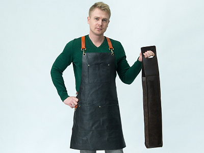 Набор: Фартук из натуральной кожи в тубусе (Черный/коричневый)