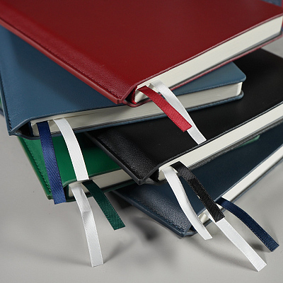 Ежедневник недатированный MAVE, темно-синий, формат А5, блок в линейку