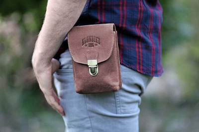 Сумка на пояс KLONDIKE «Bobby», натуральная кожа в светло-коричневом цвете, 12 х 17 х 5,5 см