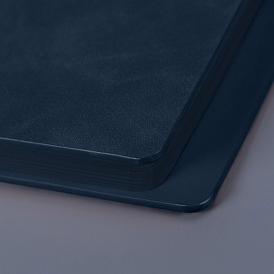 Ежедневник недатированный Solas, формат А5, с магнитом темно-синий, кремовый блок  в линейку