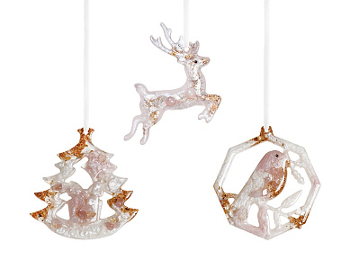 Набор елочных игрушек: Снегирь, Олень, Ель (Розовый кварц) Набор елочных игрушек: Снегирь, Олень, Ель (Розовый кварц)